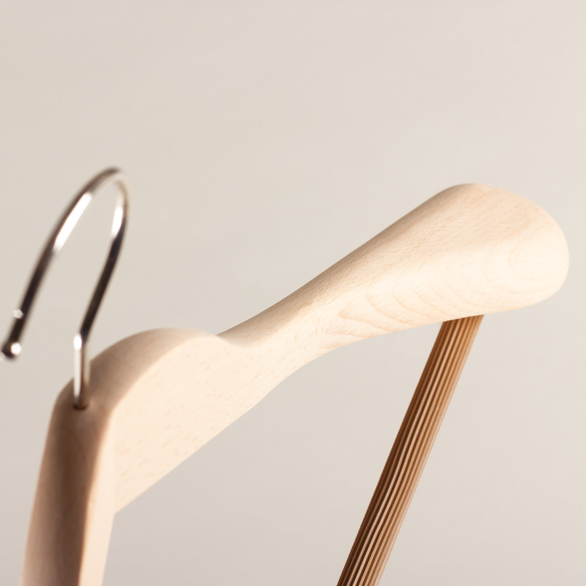 Amsterdam Hanger Company Houten pakhanger met broeklat - ongelakt